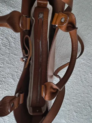 Bolso bucket piel camel Zara