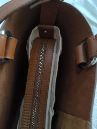 Bolso bucket piel camel Zara