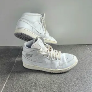 Nike Air Jordan 1 Mid.