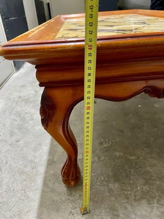 Mesa de salón de madera y mármol