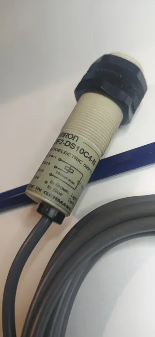 Sensor Fotoeléctrico Omron