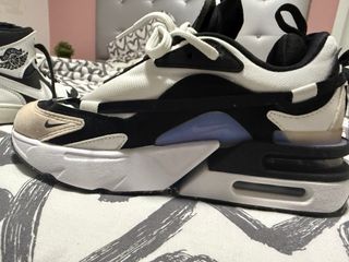 Zapatillas Nike Mujer Negras y Blancas