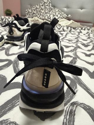 Zapatillas Nike Mujer Negras y Blancas