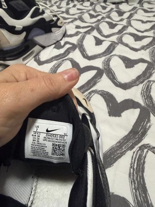 Zapatillas Nike Mujer Negras y Blancas