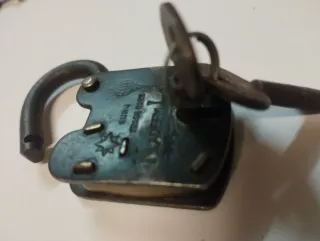 Lote 3 candados antiguos pequeños + llaves