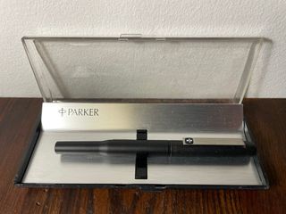 PLUMA ESTILOGRÁFICA PARKER. A ESTRENAR