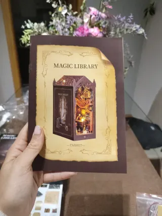 Book Nook Magic Library - Mini Biblioteca