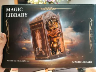 Book Nook Magic Library - Mini Biblioteca