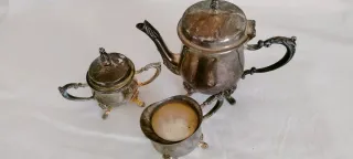 Set da tè vintage in metallo