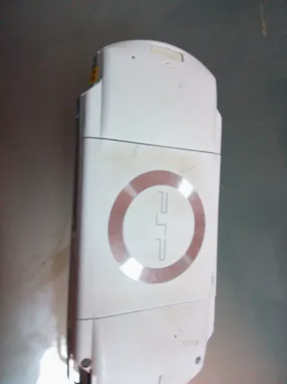 Consola Sony PSP tiene la batería la tiene rota