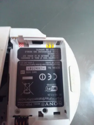 Consola Sony PSP tiene la batería la tiene rota