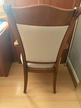 Silla de madera tapizada