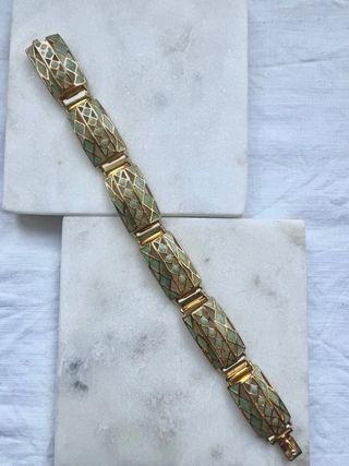 Pulsera dorada eslabones articulados verde