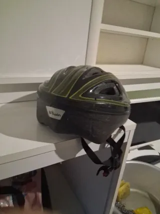 Casco Btwin Negro y Verde