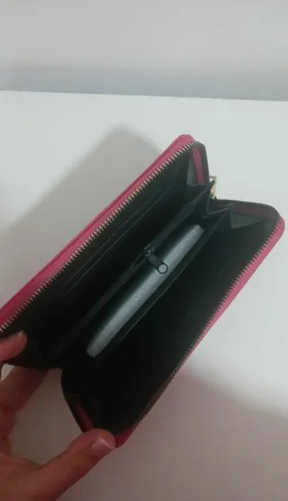 Carteira rosa e dourada da Luca Barra