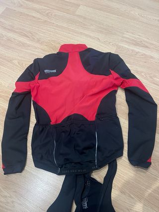 Conjunto Gore Bike Wear: Chaqueta y Culotte