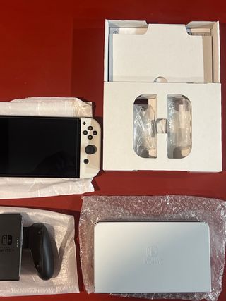 Nintendo Switch OLED Blanca y Negra