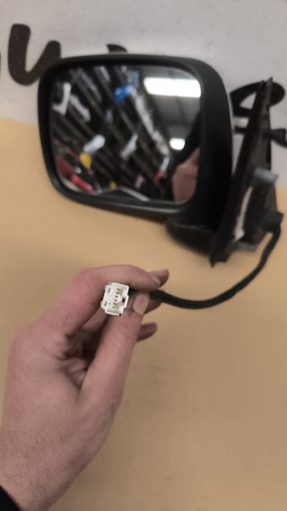 Espejos retrovisores izq eléctricos Nissan Terrano