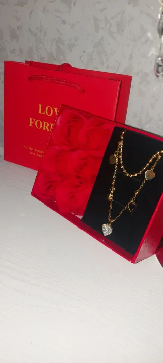 Set Regalo San Valentino Rose e Collana Cuore