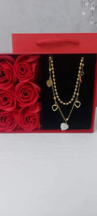Set Regalo San Valentino Rose e Collana Cuore