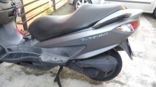 Suzuki Burgman 125.