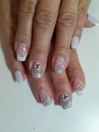 manicurista pedicuras y peluquería