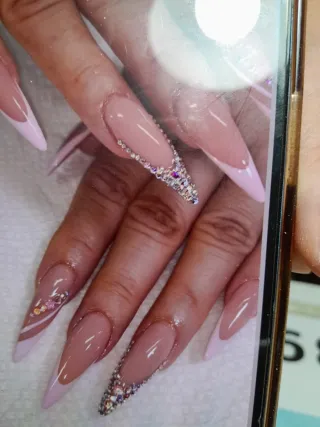 manicurista pedicuras y peluquería