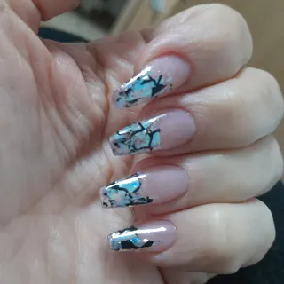 manicurista pedicuras y peluquería