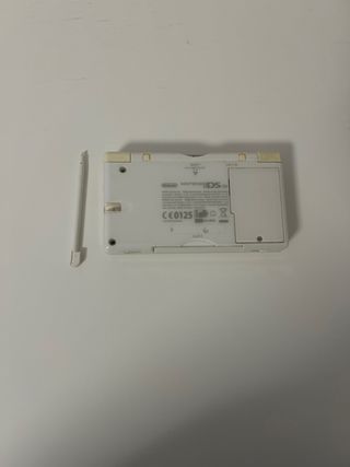 Nintendo DS Blanca con juegos y cargador