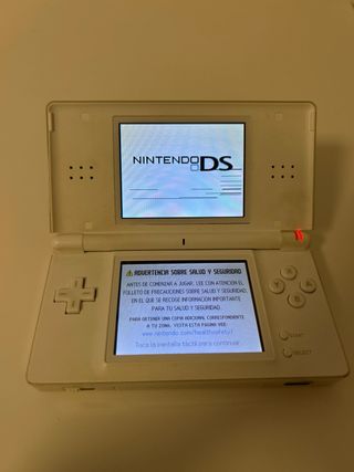 Nintendo DS Blanca con juegos y cargador