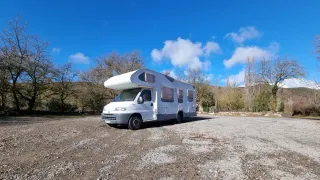 Autocaravana (muy mimada) capuchina con garaje