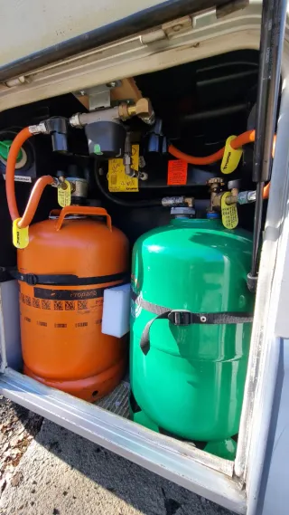 Autocaravana (muy mimada) capuchina con garaje