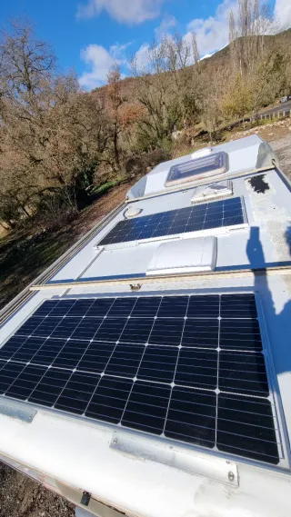 Autocaravana (muy mimada) capuchina con garaje