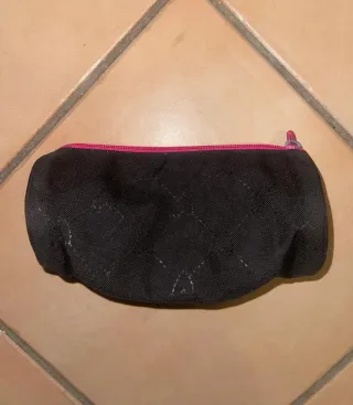 Astuccio Fiorucci nero con cerva e cuori