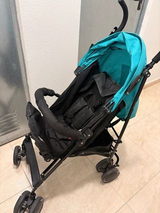 Carro de bebé plegable color turquesa