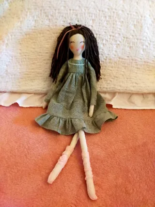 Muñeca de tela artesanal