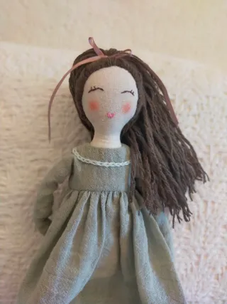 Muñeca de tela artesanal