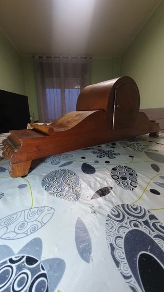 Reloj de sobremesa antiguo de madera, funciona