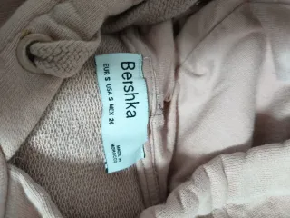 Sudadera rosa Bershka con estampado