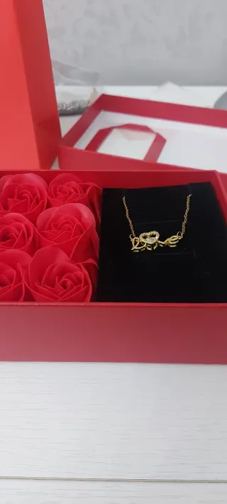 Collana Love con cuore e strass