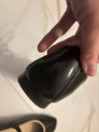 Bailarinas negras con hebilla beige