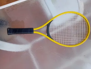 Raqueta de tenis infantil amarilla