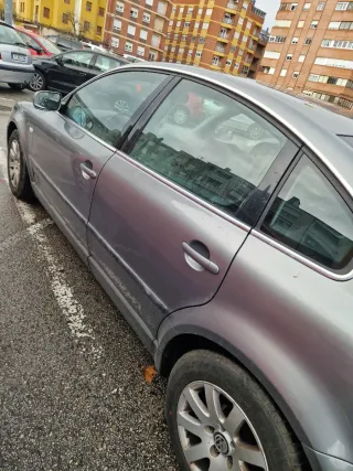 Volkswagen Passat 1.9 TDI 130CV