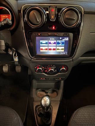 Dacia Lodgy TCe 115 c.v Laureate 115 c.v