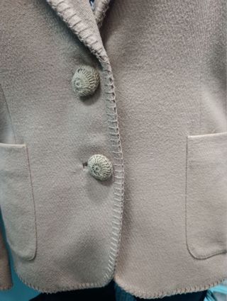 Americana beige de lana suave