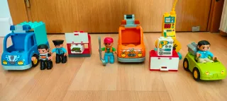 Set Duplo Lego Policía y coche con remolque.