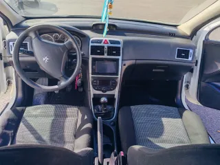 Peugeot 307 2.0 HDi Diésel – Buen estado general