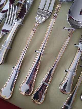 Cubertería Cruz de Malta 114 piezas