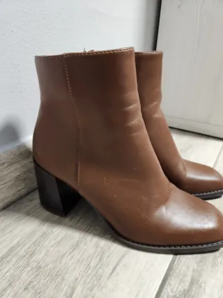 Botines piel marrones talla 39