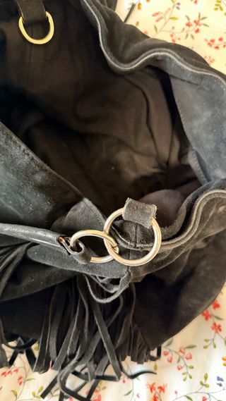 Bolso Zara flecos negro